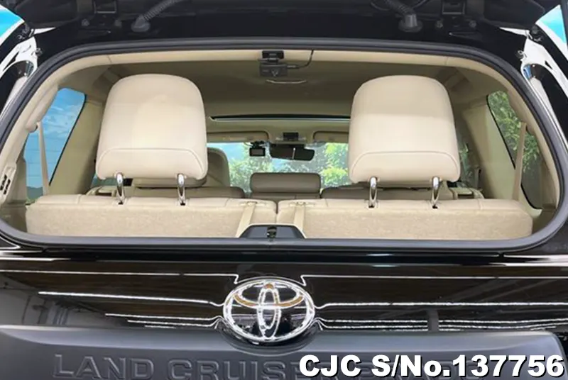 Toyota Land Cruiser Prado in Black for Sale Image 7