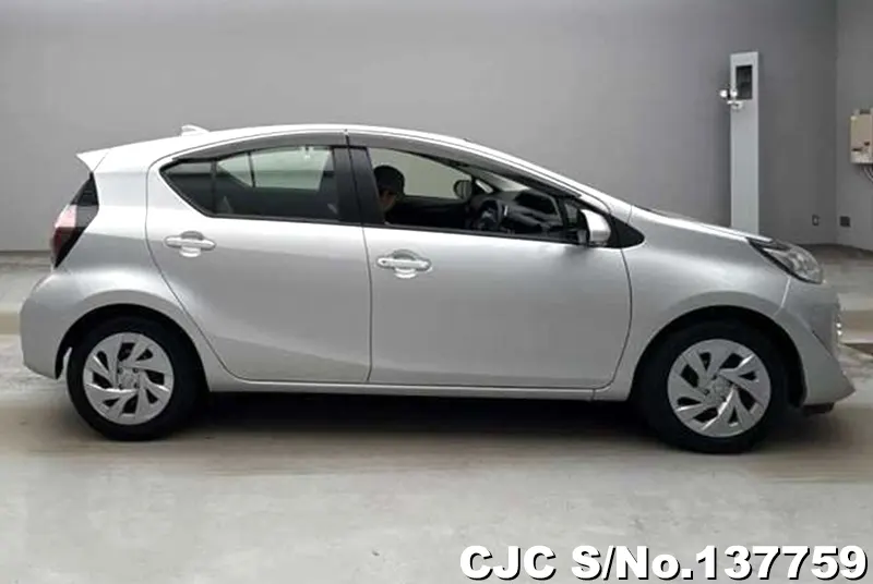 Toyota Aqua in Silver for Sale Image 4