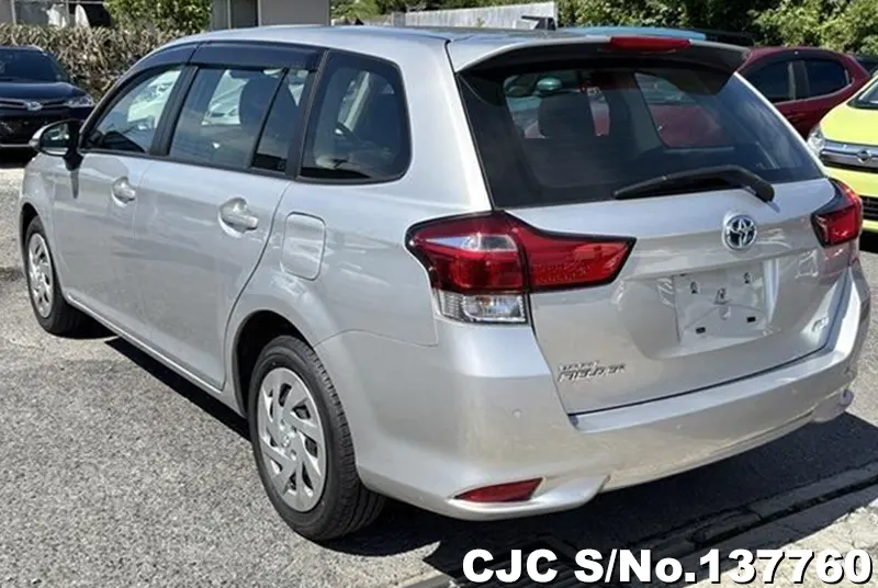 Toyota Corolla Fielder in White for Sale Image 1