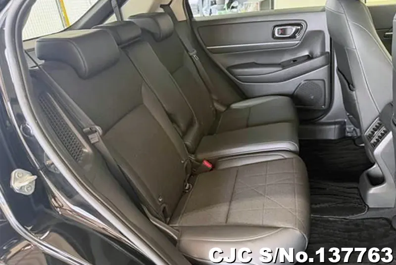 Honda Vezel in Black for Sale Image 10