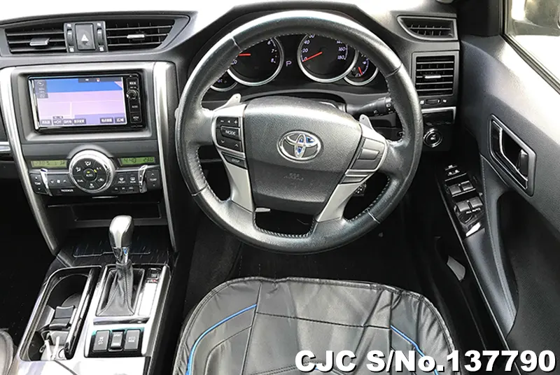 Toyota Mark X in black for Sale Image 9