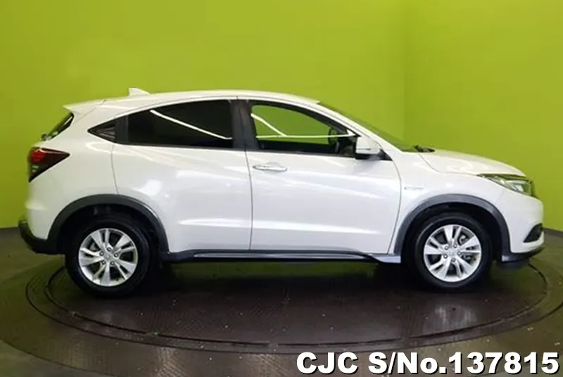 Honda Vezel in White for Sale Image 5