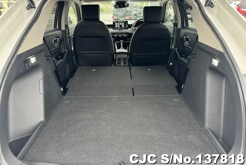 Honda Vezel in White for Sale Image 8