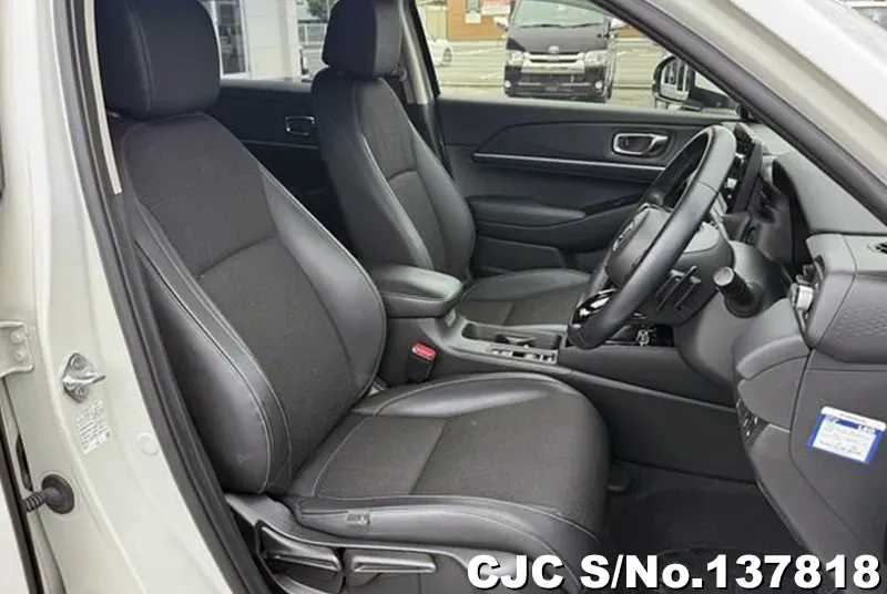 Honda Vezel in White for Sale Image 11