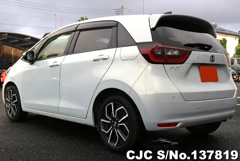 Honda Fit in White for Sale Image 1