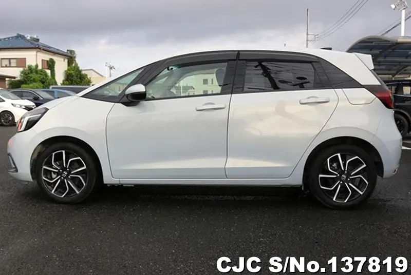 Honda Fit in White for Sale Image 6
