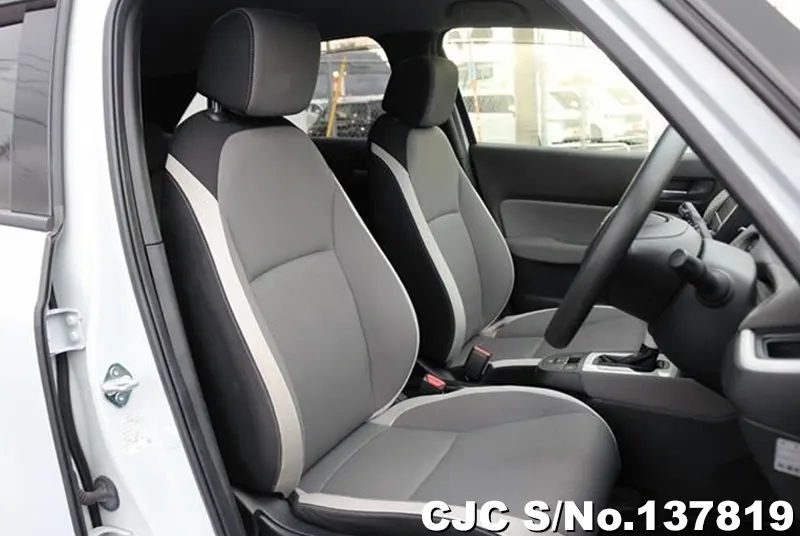 Honda Fit in White for Sale Image 9