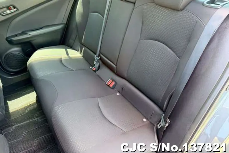 Toyota Prius in Gray for Sale Image 11