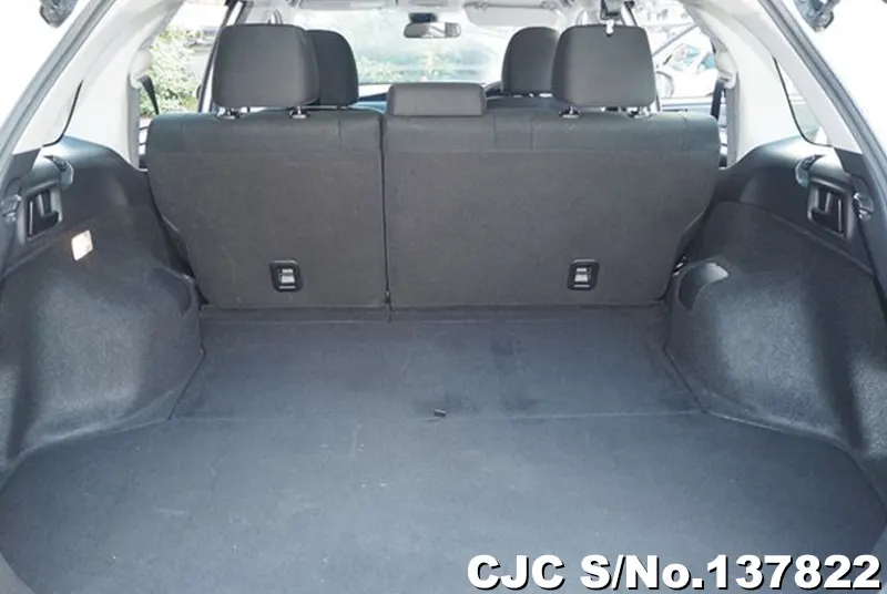 Toyota Corolla Fielder in White for Sale Image 6