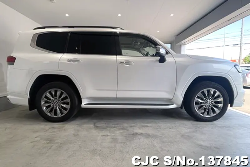 Toyota Land Cruiser in Pearl for Sale Image 5