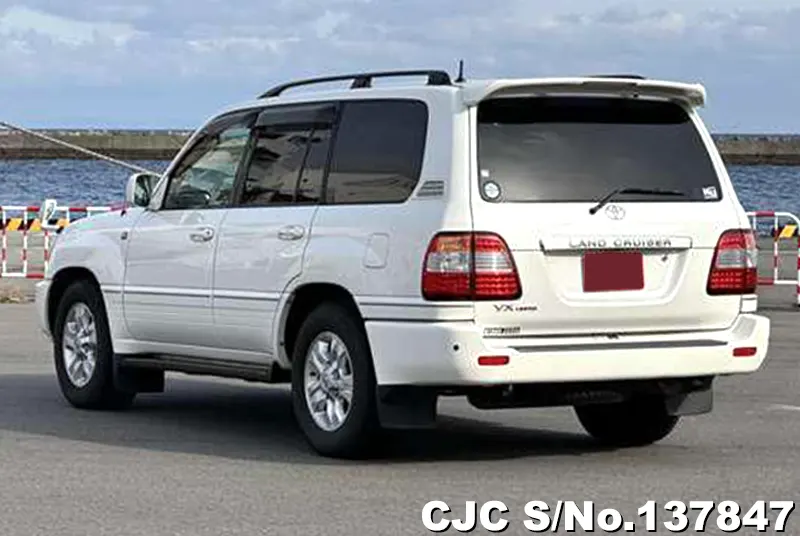Toyota Land Cruiser in White for Sale Image 1