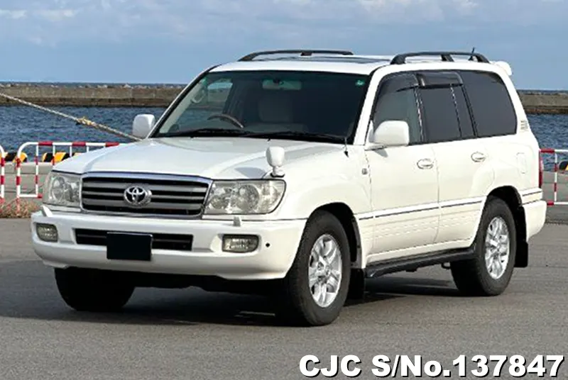 Toyota Land Cruiser in White for Sale Image 3