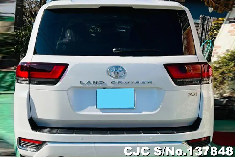 Toyota Land Cruiser in Pearl for Sale Image 2