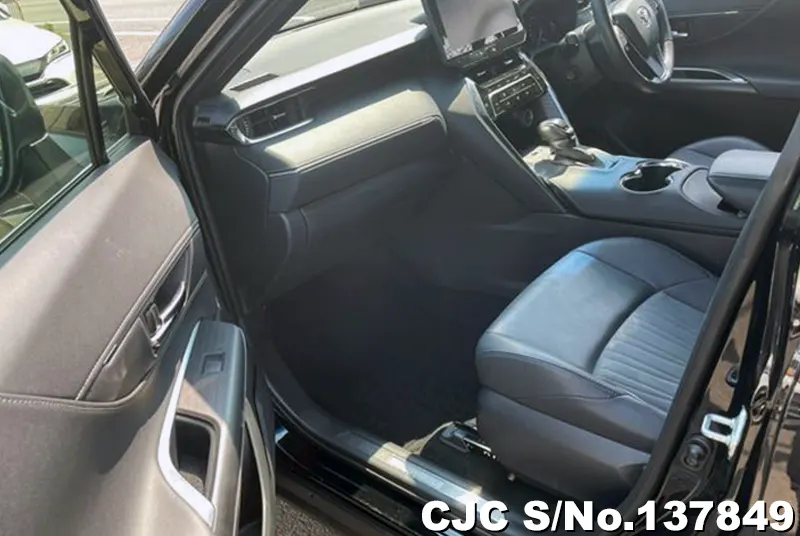 Toyota Harrier in Black for Sale Image 7