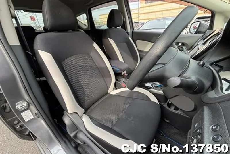 Nissan Note in Gray for Sale Image 6