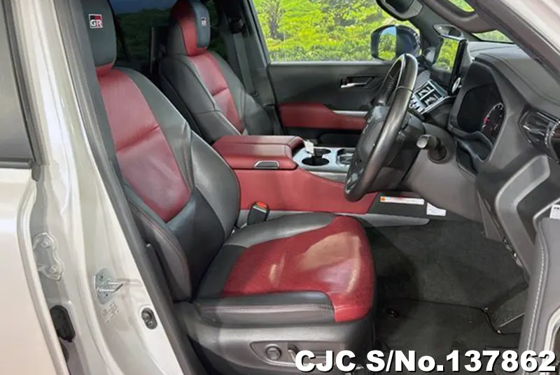 Toyota Land Cruiser in Pearl for Sale Image 1