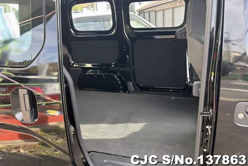 Nissan NV200 in Gray for Sale Image 7
