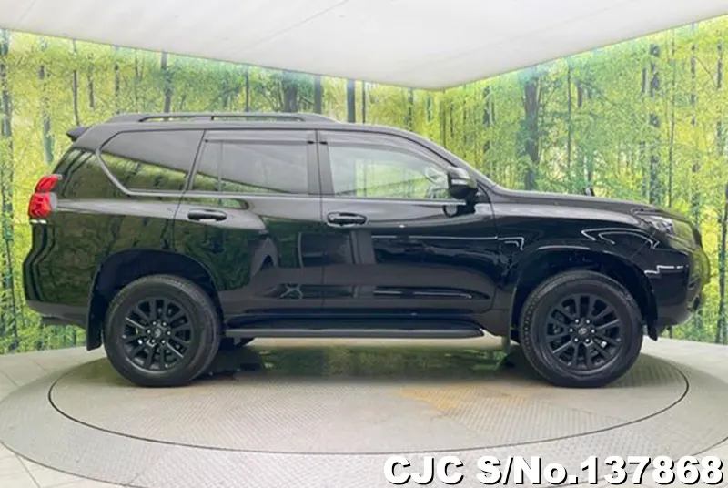 Toyota Land Cruiser Prado in Black for Sale Image 4