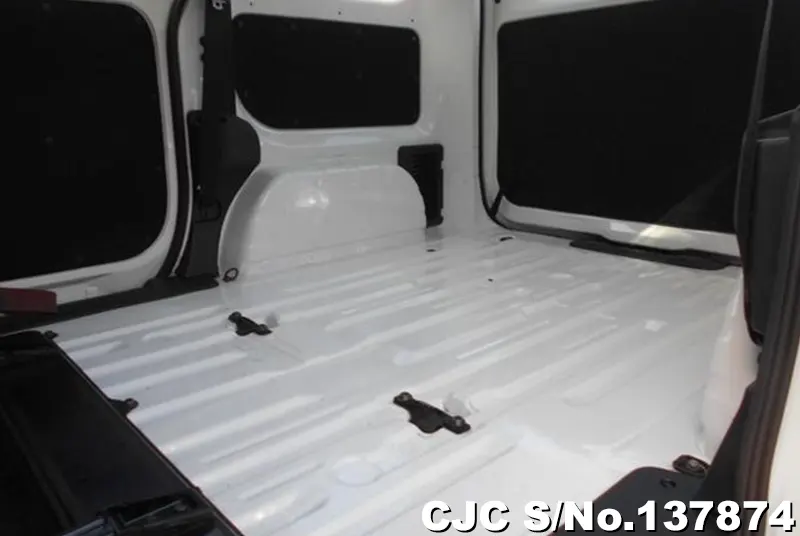 Nissan NV200 in White for Sale Image 10
