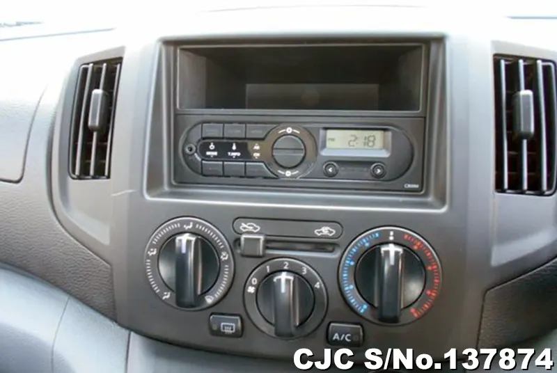 Nissan NV200 in White for Sale Image 16