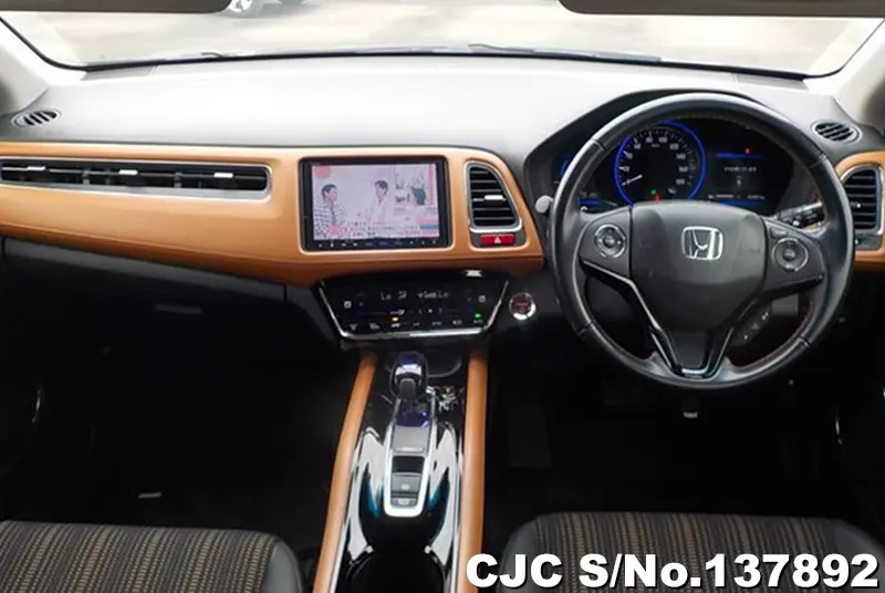 Honda Vezel in Wine for Sale Image 10