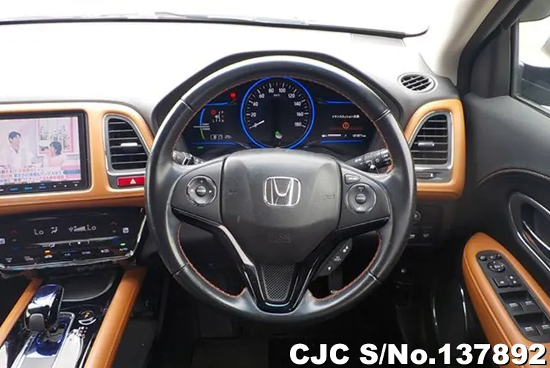 Honda Vezel in Wine for Sale Image 22