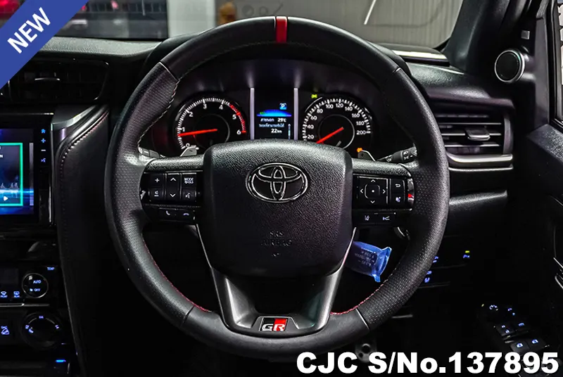 Toyota Fortuner in Black for Sale Image 12