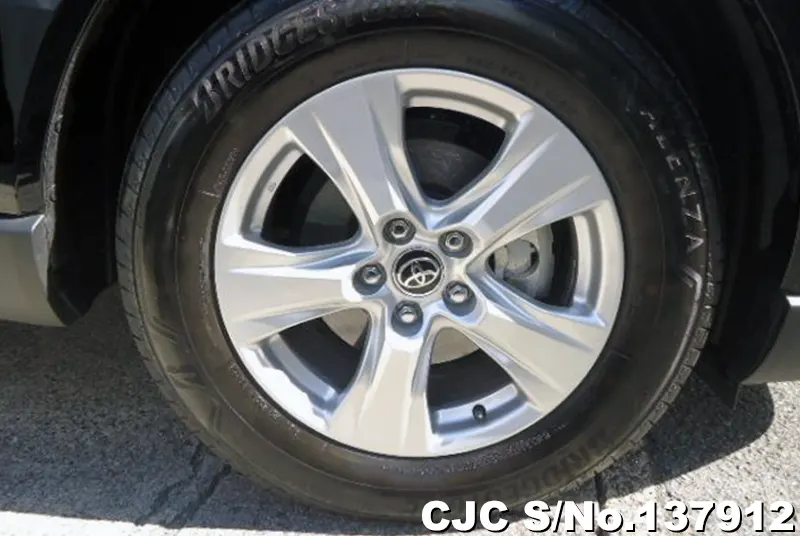 Toyota Harrier in Black for Sale Image 13