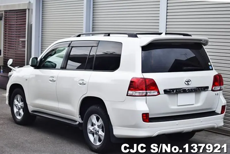 Toyota Land Cruiser in White for Sale Image 1