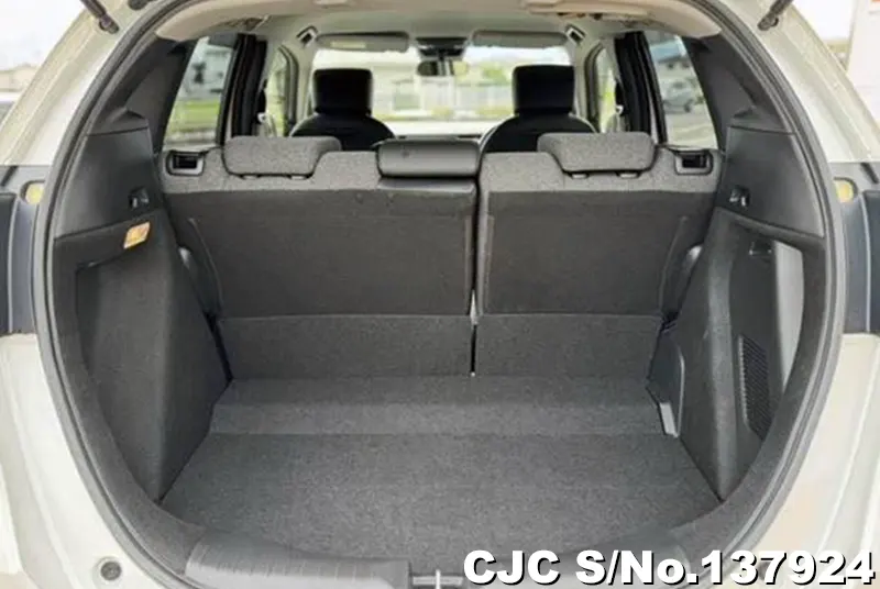 Honda Fit in White for Sale Image 5