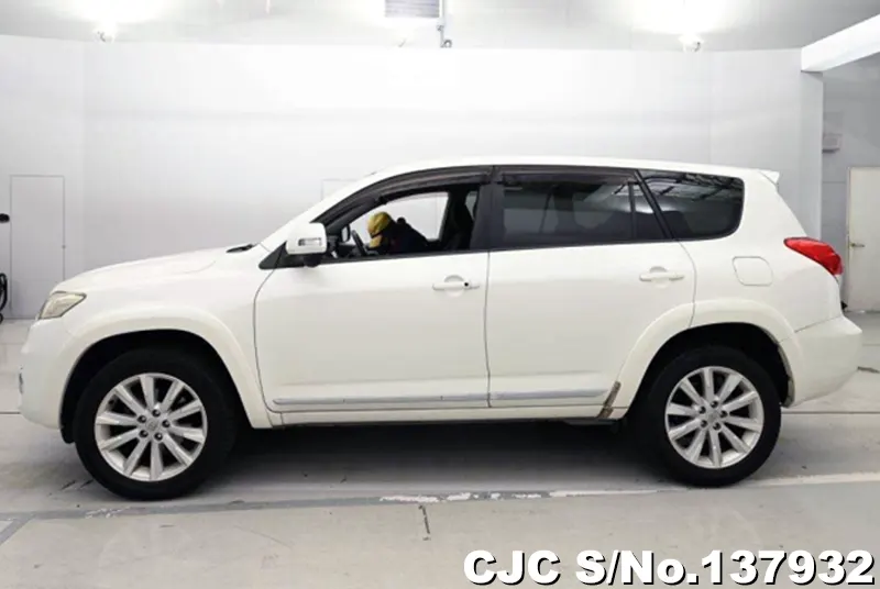 Toyota Vanguard in White for Sale Image 7
