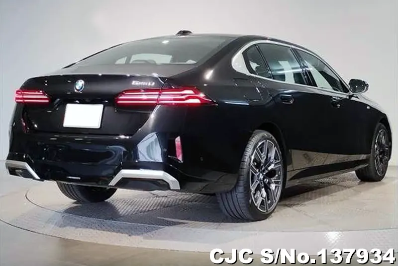 BMW 5 Series in Black for Sale Image 1