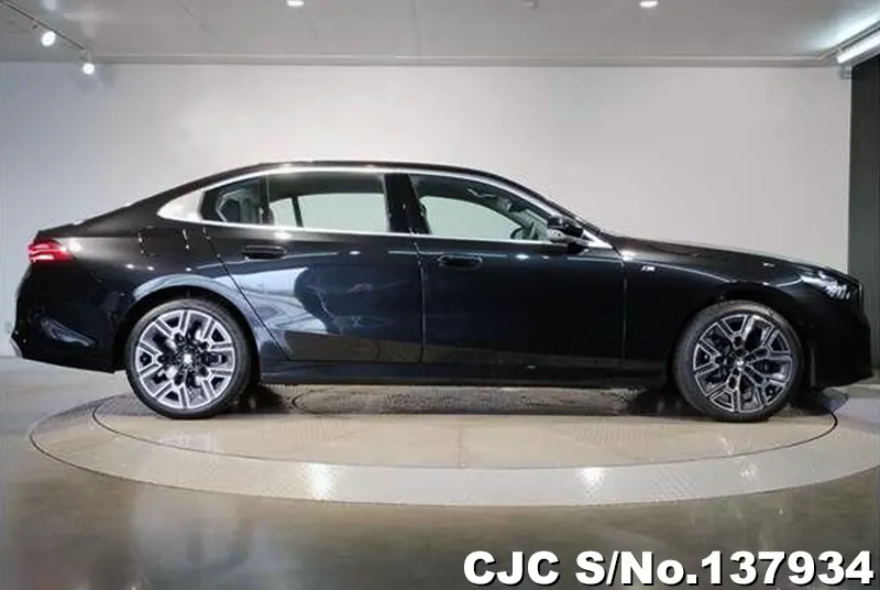 BMW 5 Series in Black for Sale Image 5