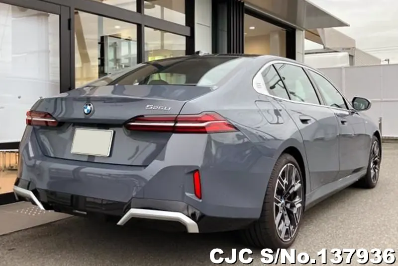 BMW 5 Series in Gray for Sale Image 1