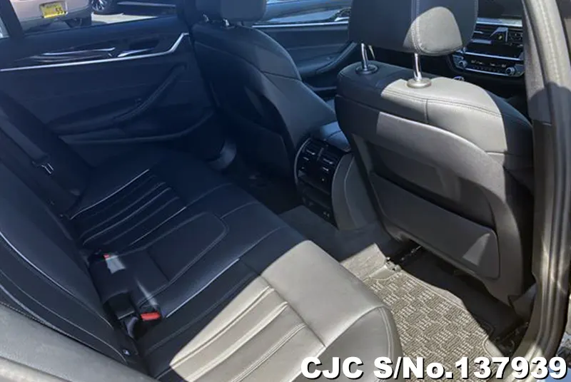BMW 5 Series in Black for Sale Image 12
