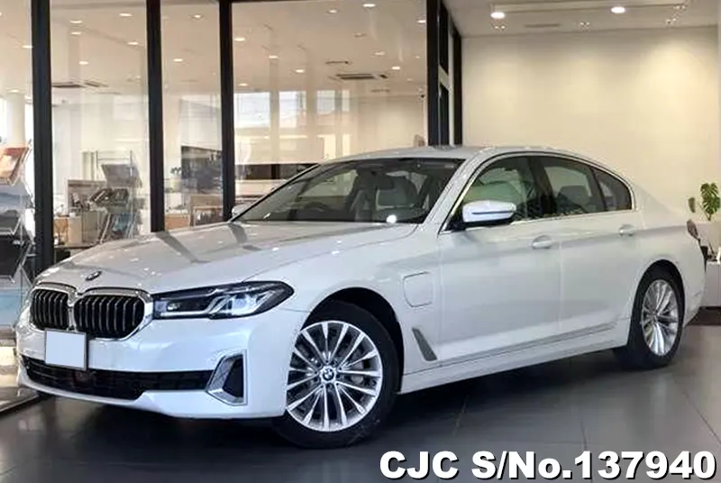 BMW 5 Series in White for Sale Image 1