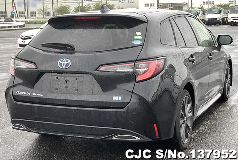 Toyota Corolla Touring in Black for Sale Image 2