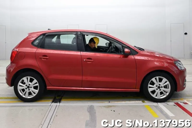 Volkswagen Polo in Red for Sale Image 4