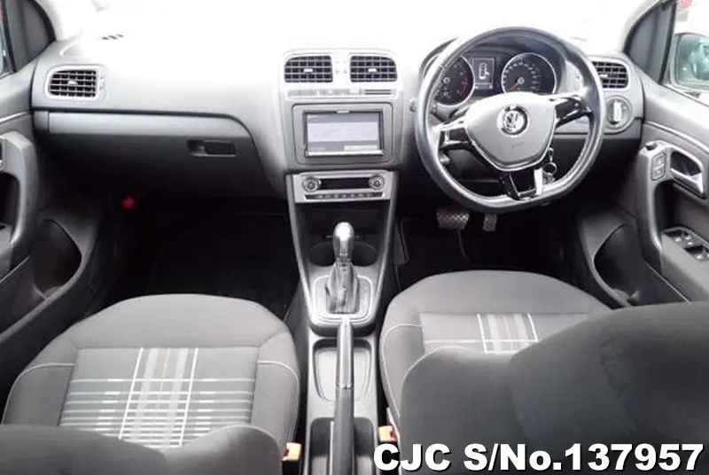 Volkswagen Polo in White for Sale Image 2