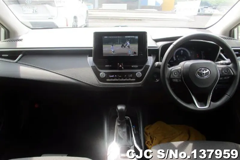 Toyota Corolla Touring in White for Sale Image 8