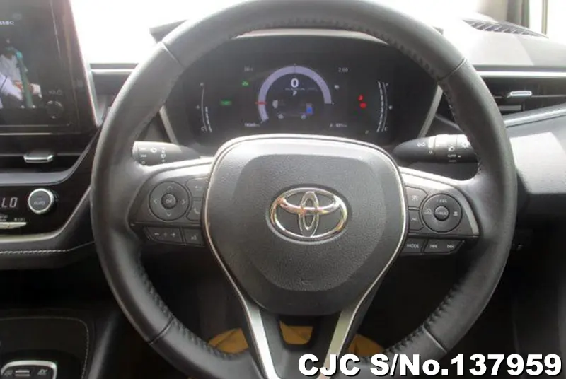 Toyota Corolla Touring in White for Sale Image 10