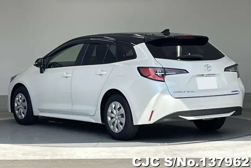 Toyota Corolla Touring in White for Sale Image 1