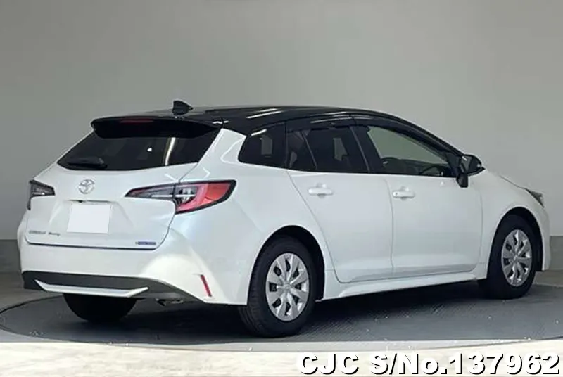 Toyota Corolla Touring in White for Sale Image 2