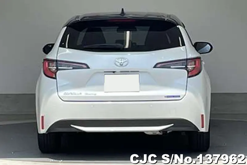 Toyota Corolla Touring in White for Sale Image 5