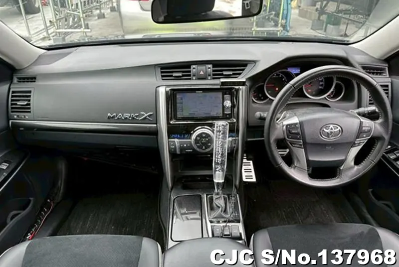 Toyota Mark X in Black for Sale Image 9