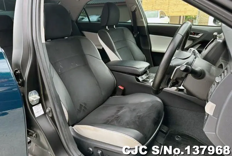 Toyota Mark X in Black for Sale Image 11