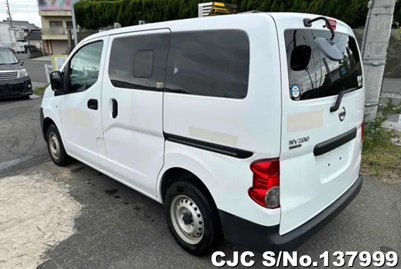 Nissan NV200 in White for Sale Image 1