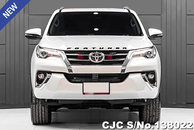 Toyota Fortuner in White for Sale Image 4