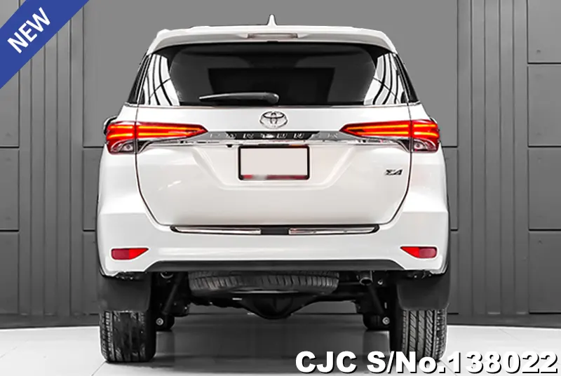 Toyota Fortuner in White for Sale Image 5