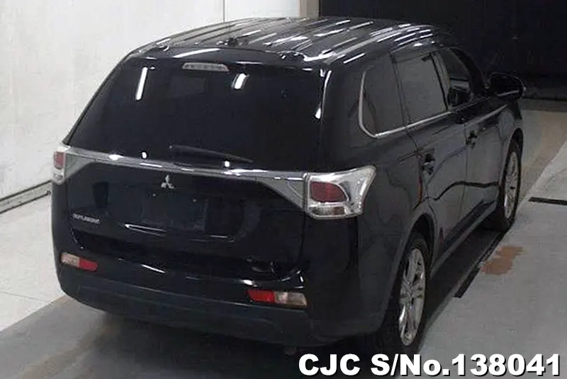 Mitsubishi Outlander in Black for Sale Image 2